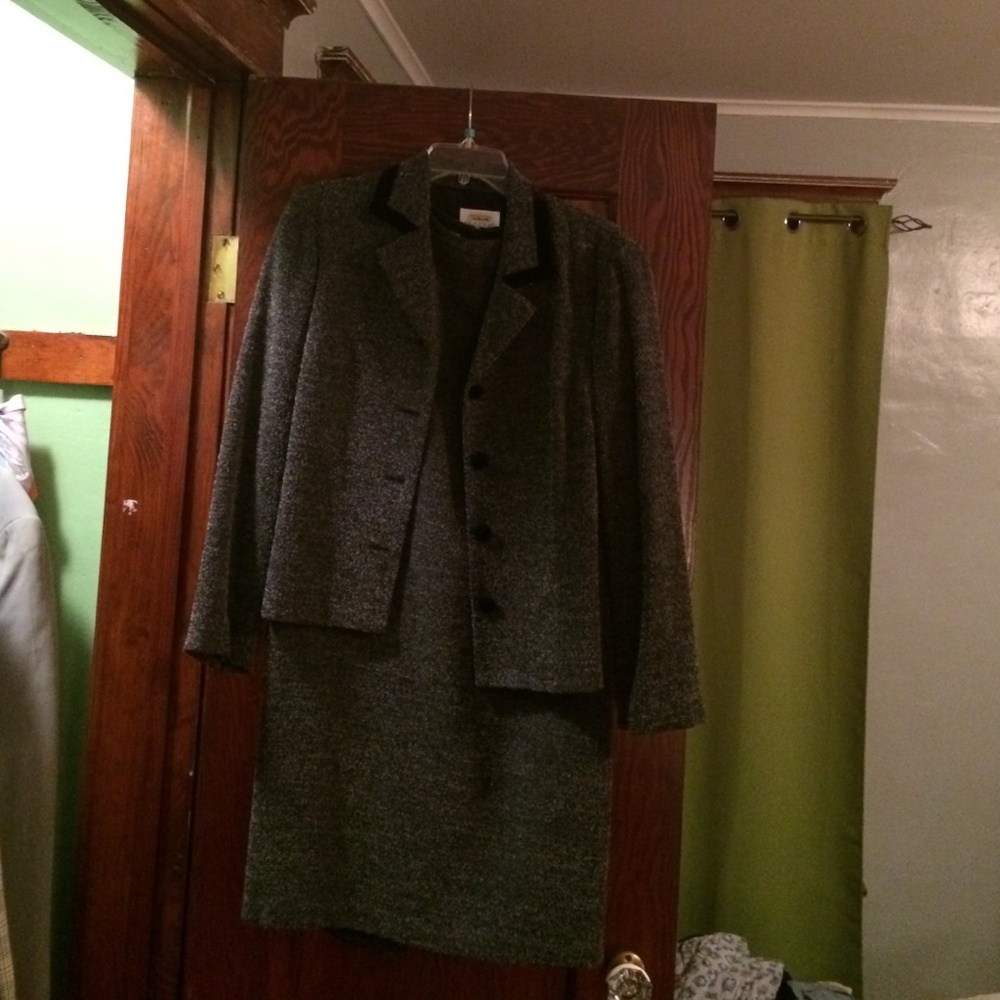TALBOTS WOMENS WOOL WINTER SUIT 6P